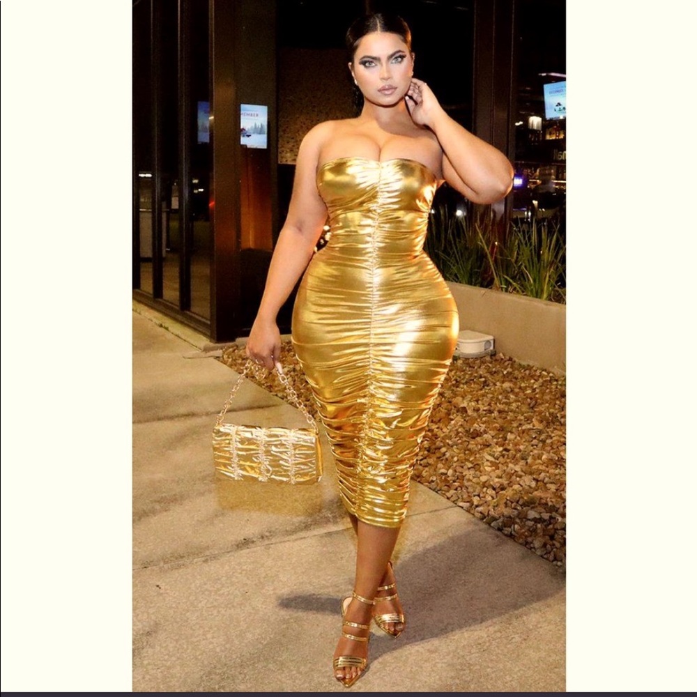 Stretchy strapless metallic gold rouched dress